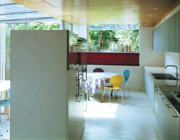ShirlockRdHouse1_robertdyearchitects_06_Kitchen