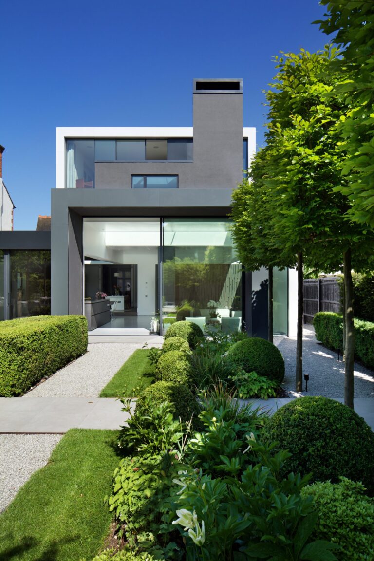 ShadesOfGreyHouse_robertdyearchitects_10_rear