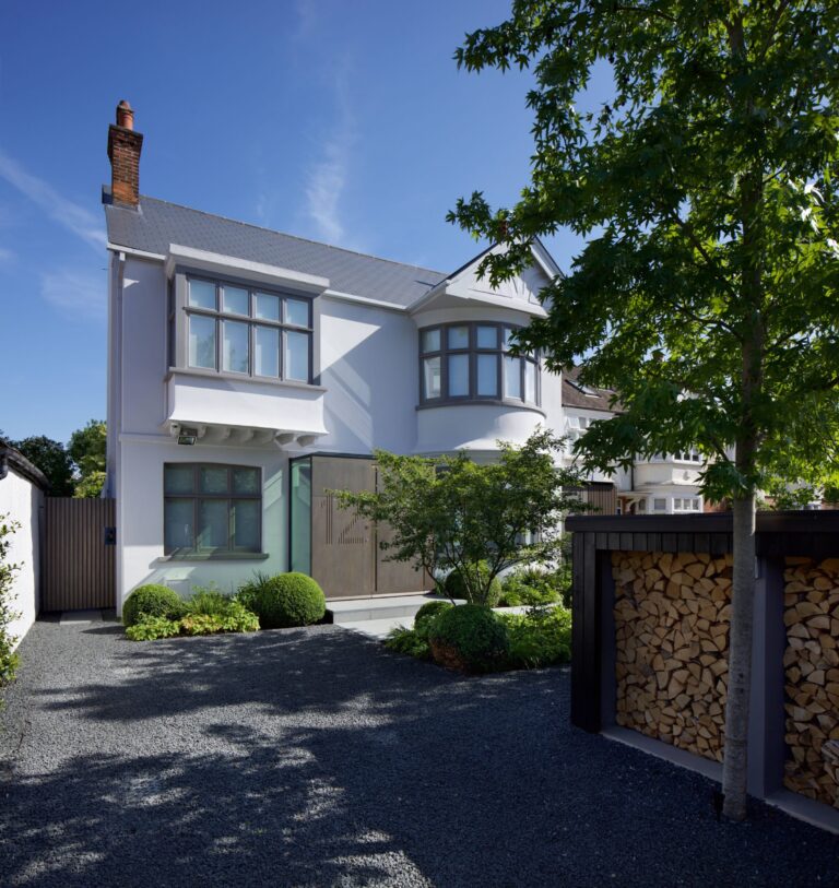 ShadesOfGreyHouse_robertdyearchitects_30_front