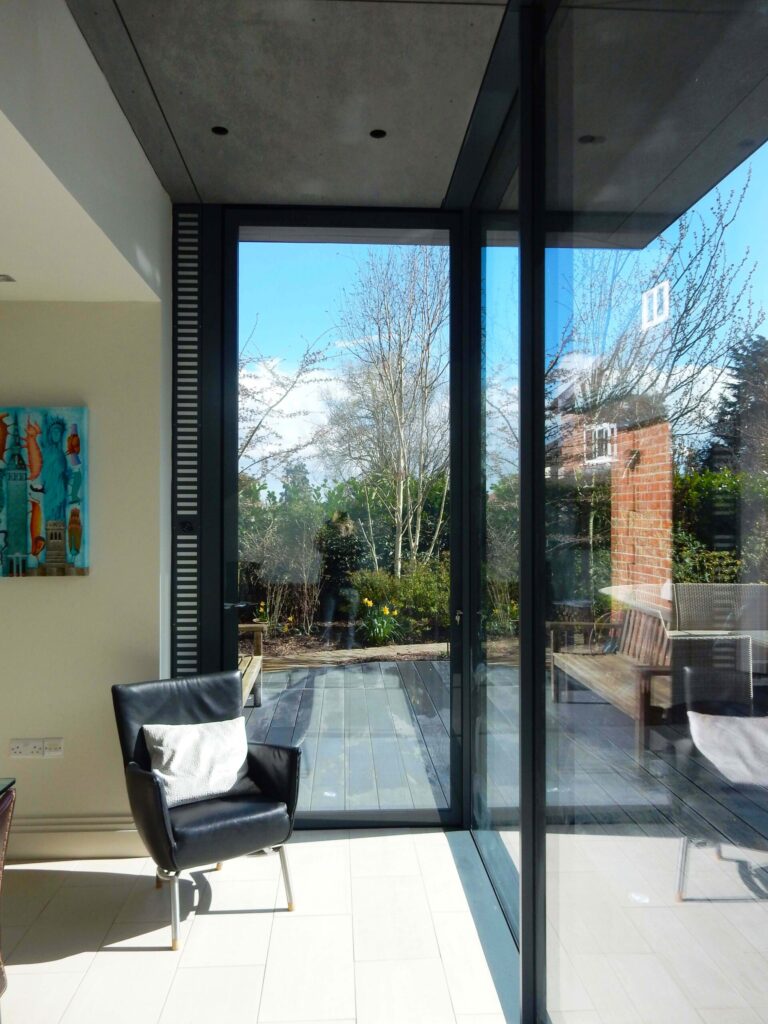 FamilyHouseTotteridgeGreen_robertdyearchitects_02_conservatory