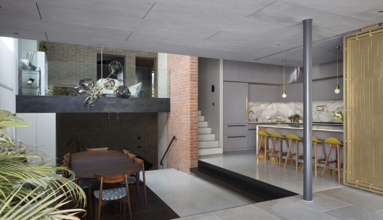 HeavyHouse_robertdyearchitects_07_kitchen dining living