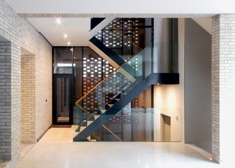 HeavyHouse_robertdyearchitects_12_stair