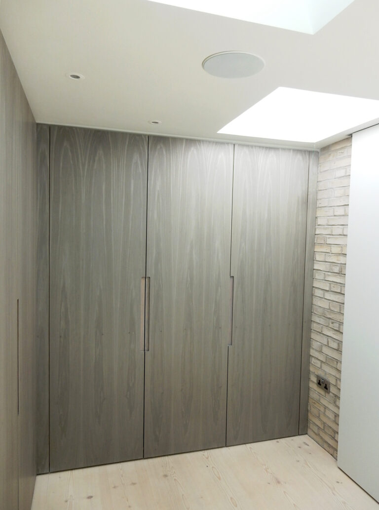 HeavyHouse_robertdyearchitects_23_dressing room