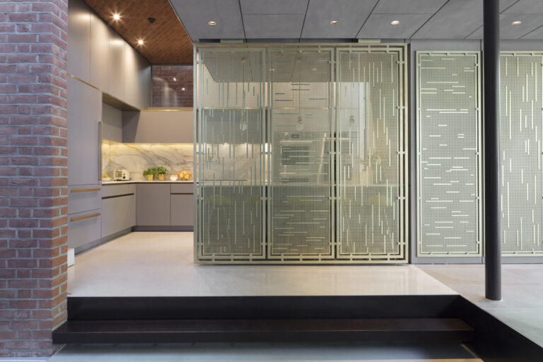 HeavyHouse_robertdyearchitects_27_kitchen closer