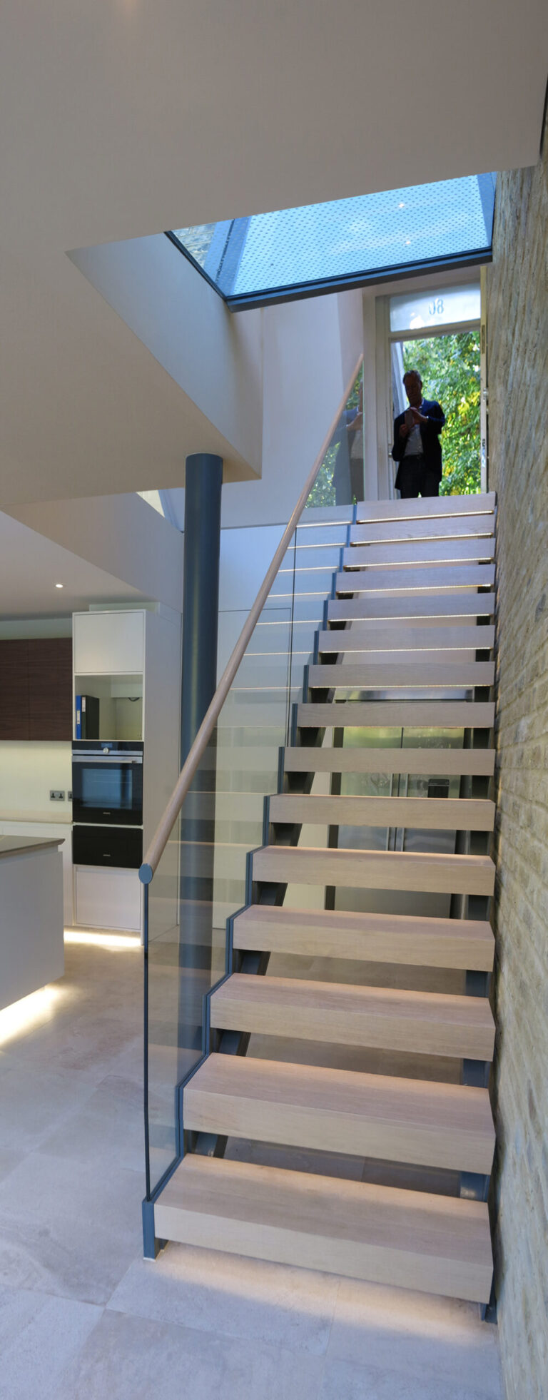 In-OutHouse_robertdyearchitects_03_stair
