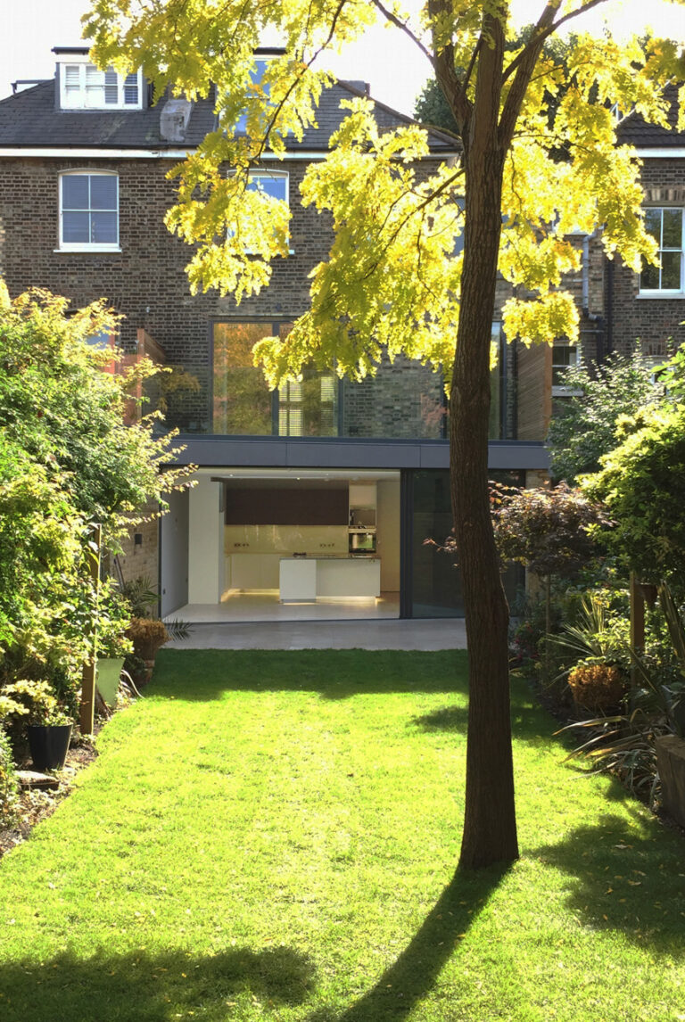 In-OutHouse_robertdyearchitects_09_rear view