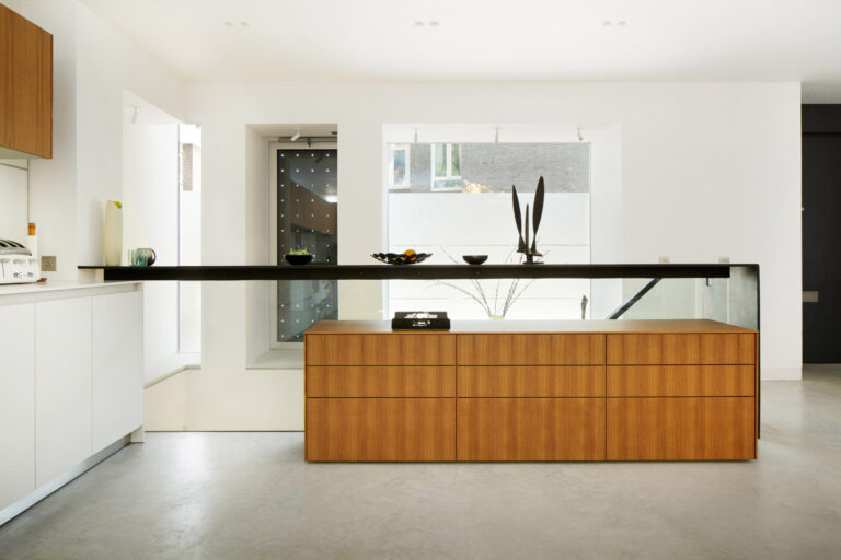 MewsHouse2_robertdyearchitects_04_kitchen stair