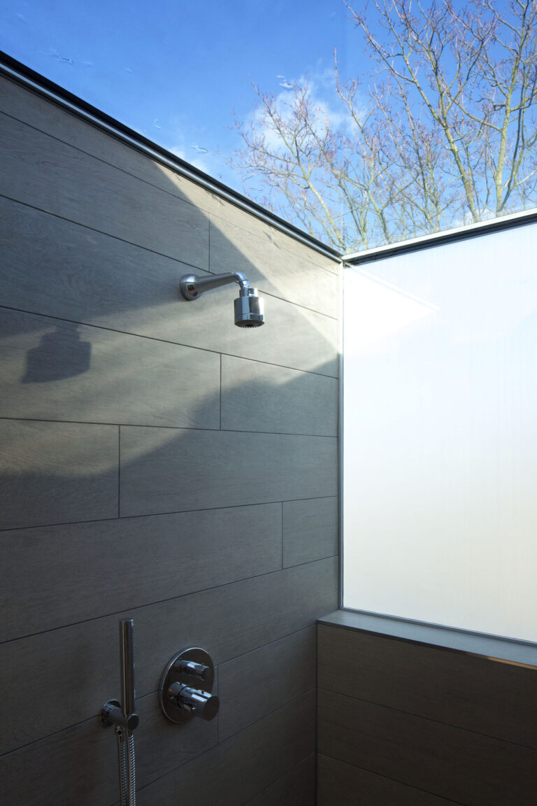 MewsHouse2_robertdyearchitects_13_sky shower