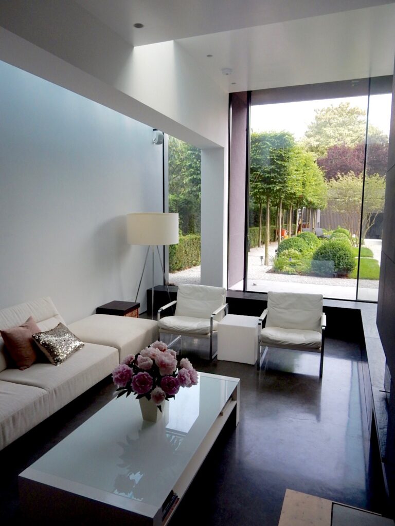ShadesOfGreyHouse_robertdyearchitects_17_conversation pit