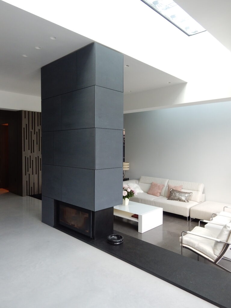 ShadesOfGreyHouse_robertdyearchitects_19_living