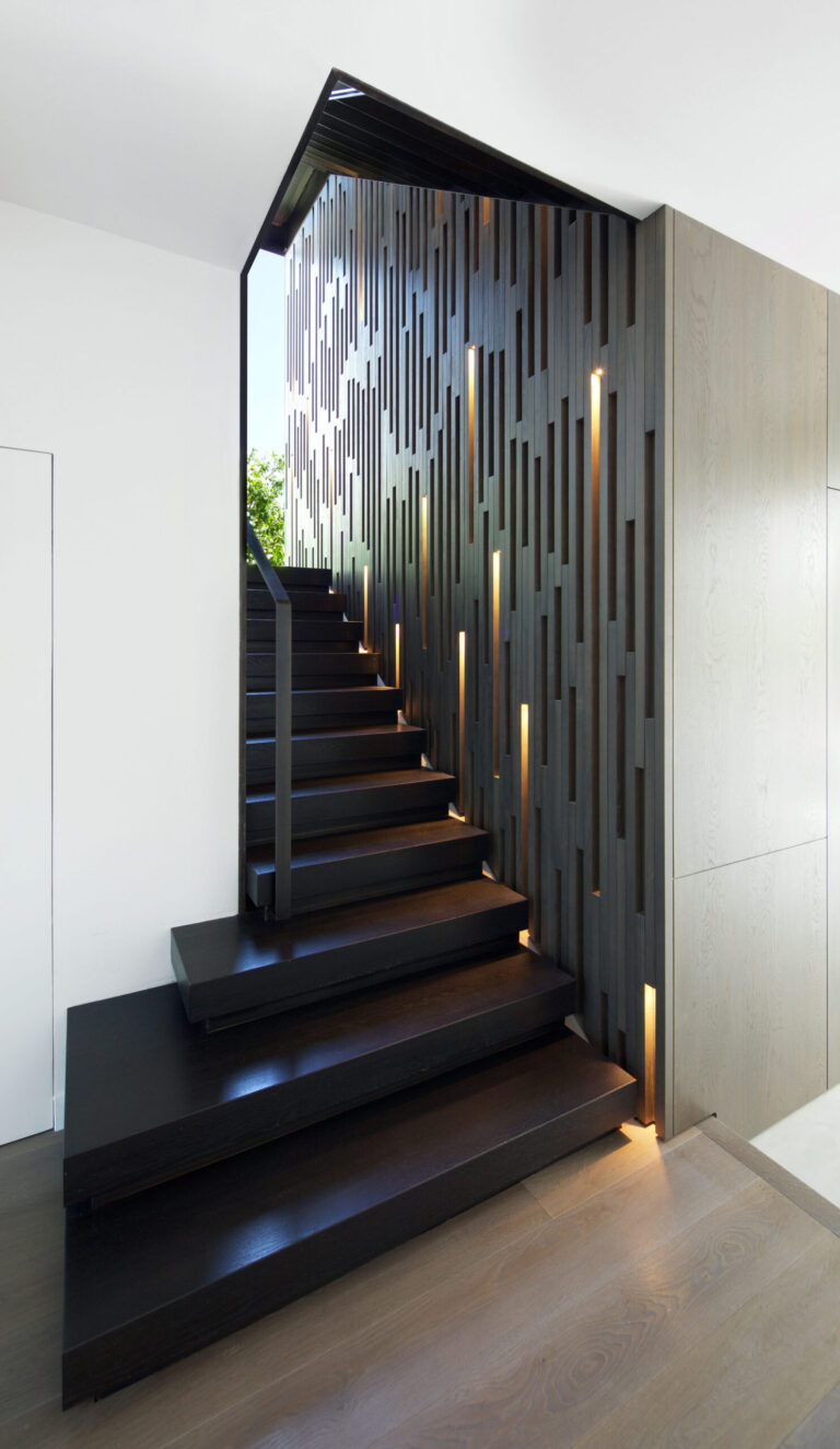 ShadesOfGreyHouse_robertdyearchitects_21_stair