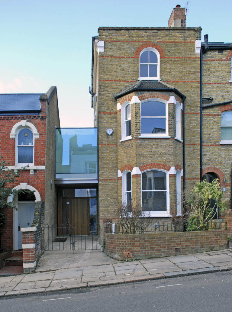 WritersHouse_robertdyearchitects_01_street