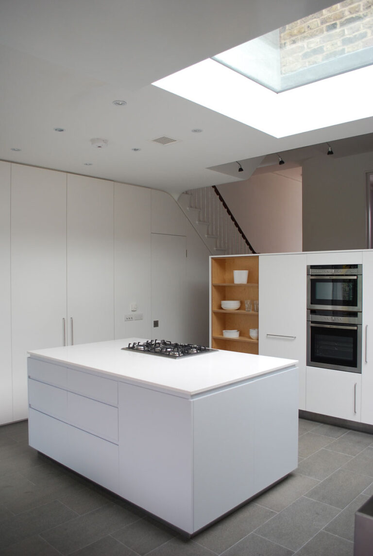 RecycledHouse_robertdyearchitects_02_island skylight
