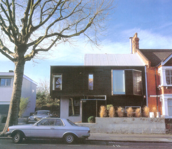 StealthHouse_roberdyearchitects_02_front