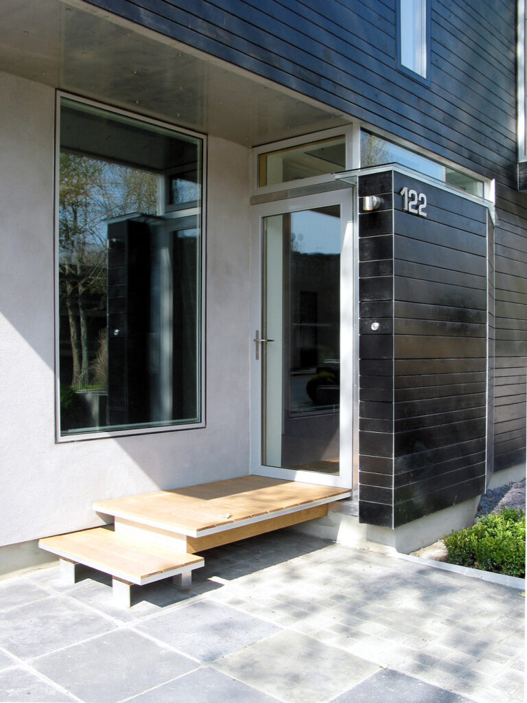 StealthHouse_roberdyearchitects_04_arrival