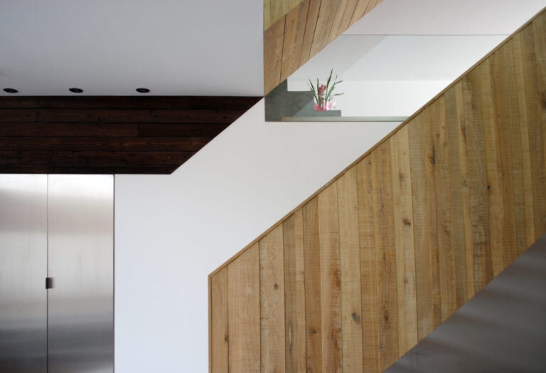 UphillHouse_robertdyearchitects_25_stair detail