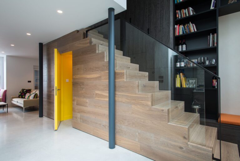 ArtistsHouse_robertdyearchitects_01_stair