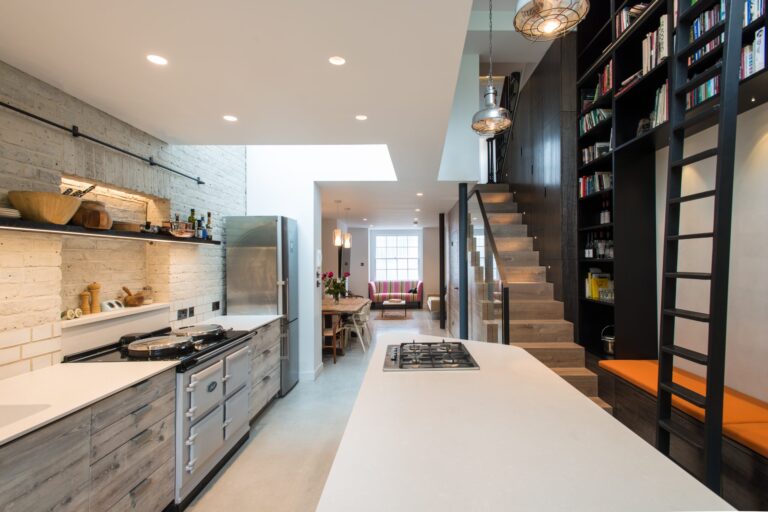 ArtistsHouse_robertdyearchitects_07_kitchen living