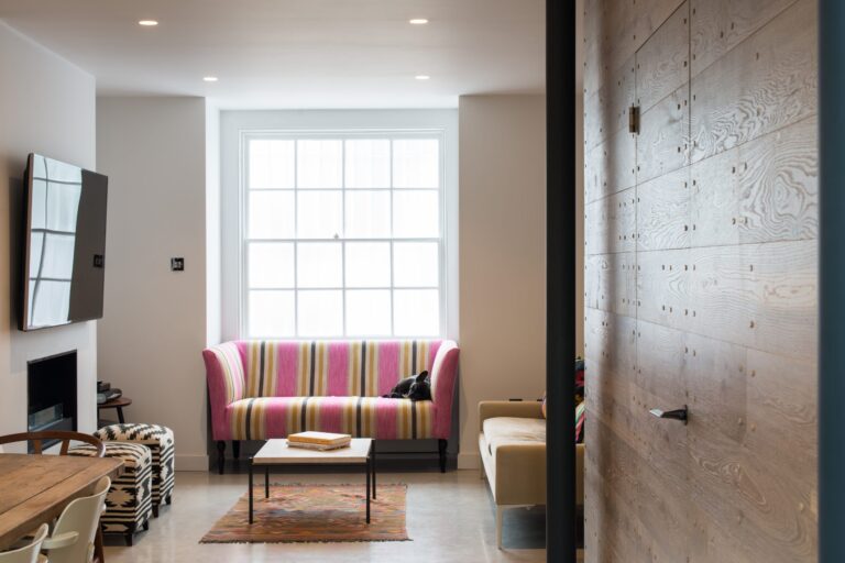ArtistsHouse_robertdyearchitects_08_living