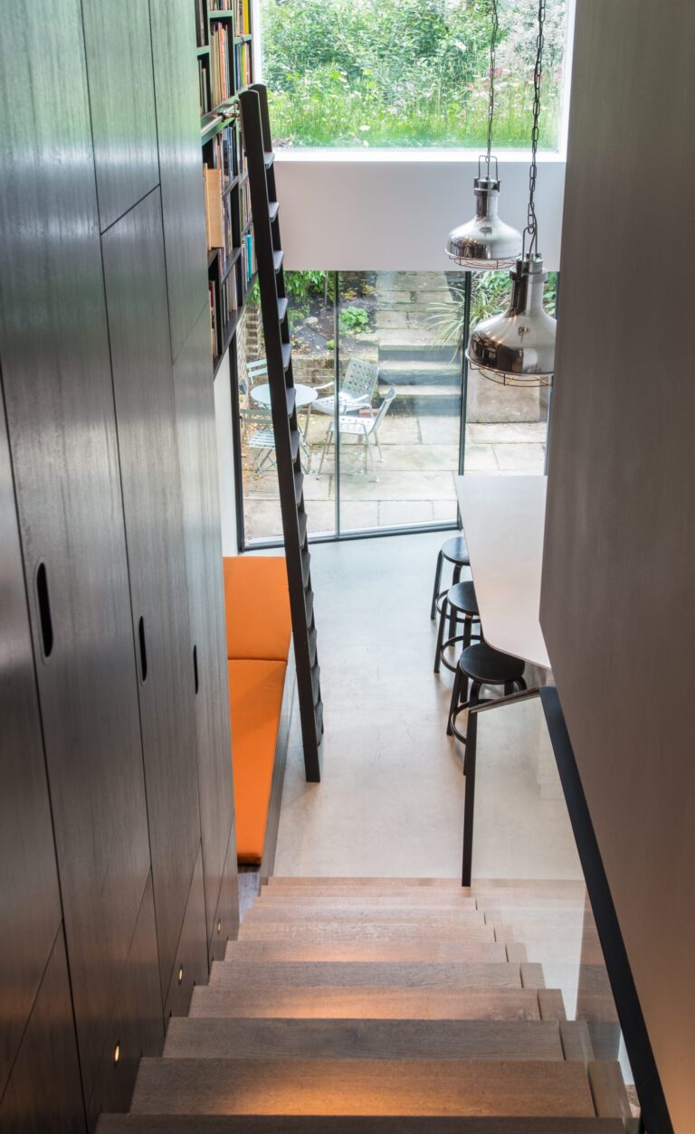 ArtistsHouse_robertdyearchitects_10_stair library