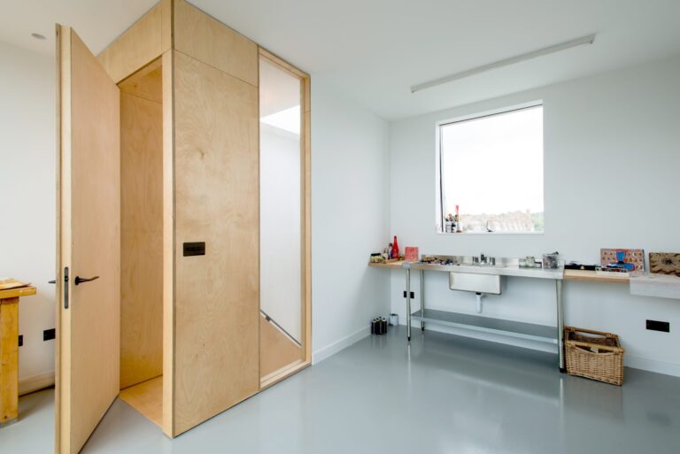 ArtistsHouse_robertdyearchitects_11_studio