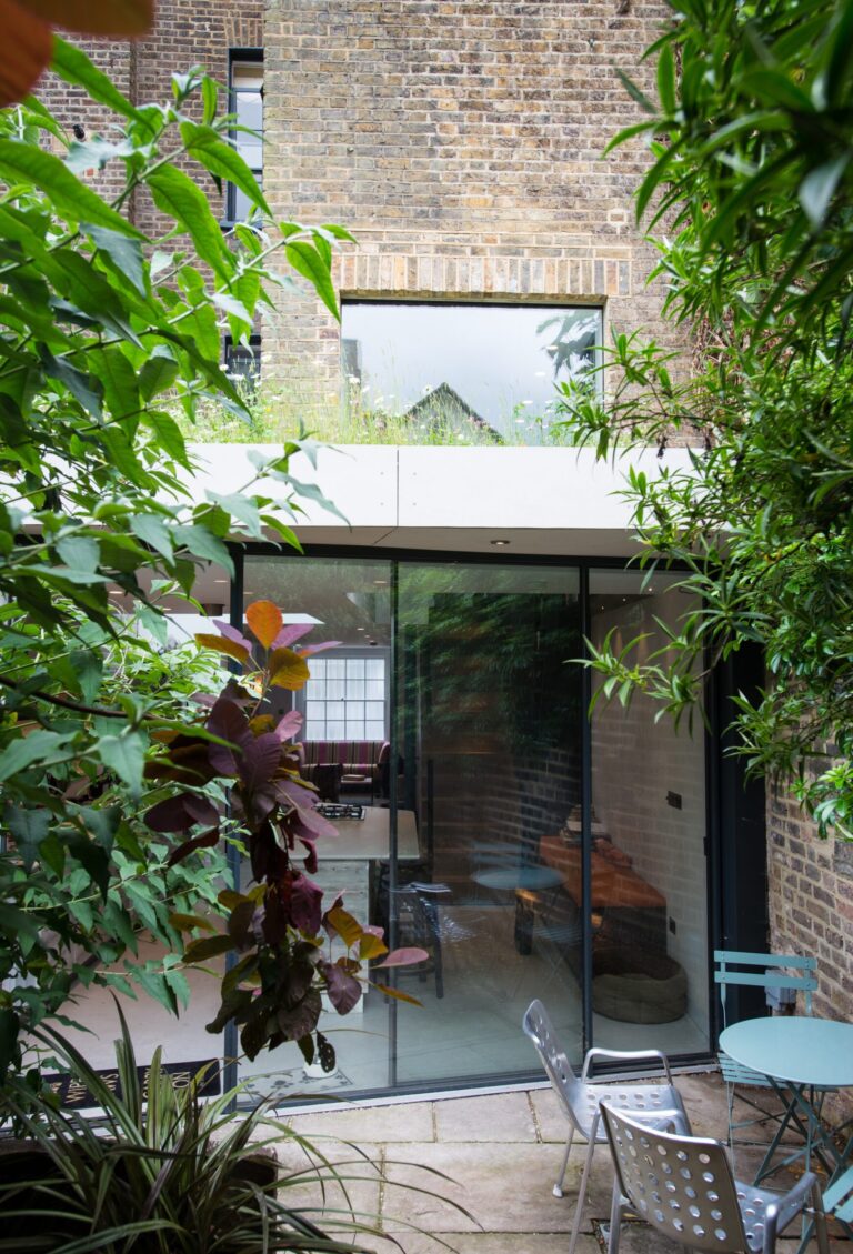 ArtistsHouse_robertdyearchitects_15_rear