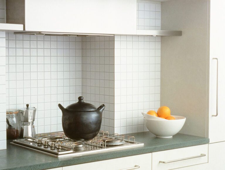 MillwoodSt_robertdyearchitects_05_cooking