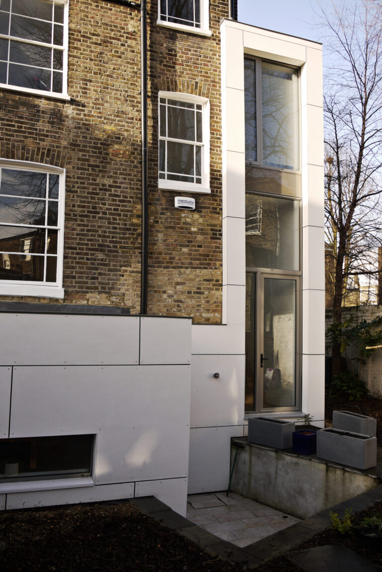 ArdleighRd_robertdyearchitects_04_rear view
