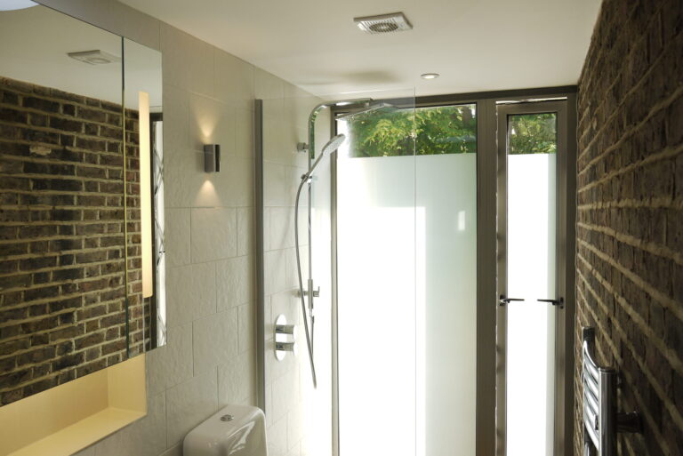 ArdleighRd_robertdyearchitects_06_bathing