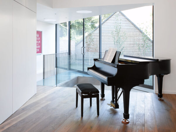 GaytonRd_robertdyearchitects_01_grand piano