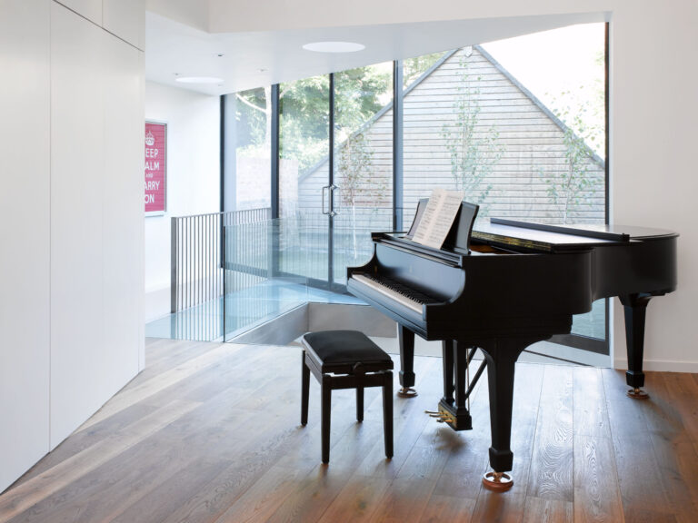 GaytonRd_robertdyearchitects_01_grand piano