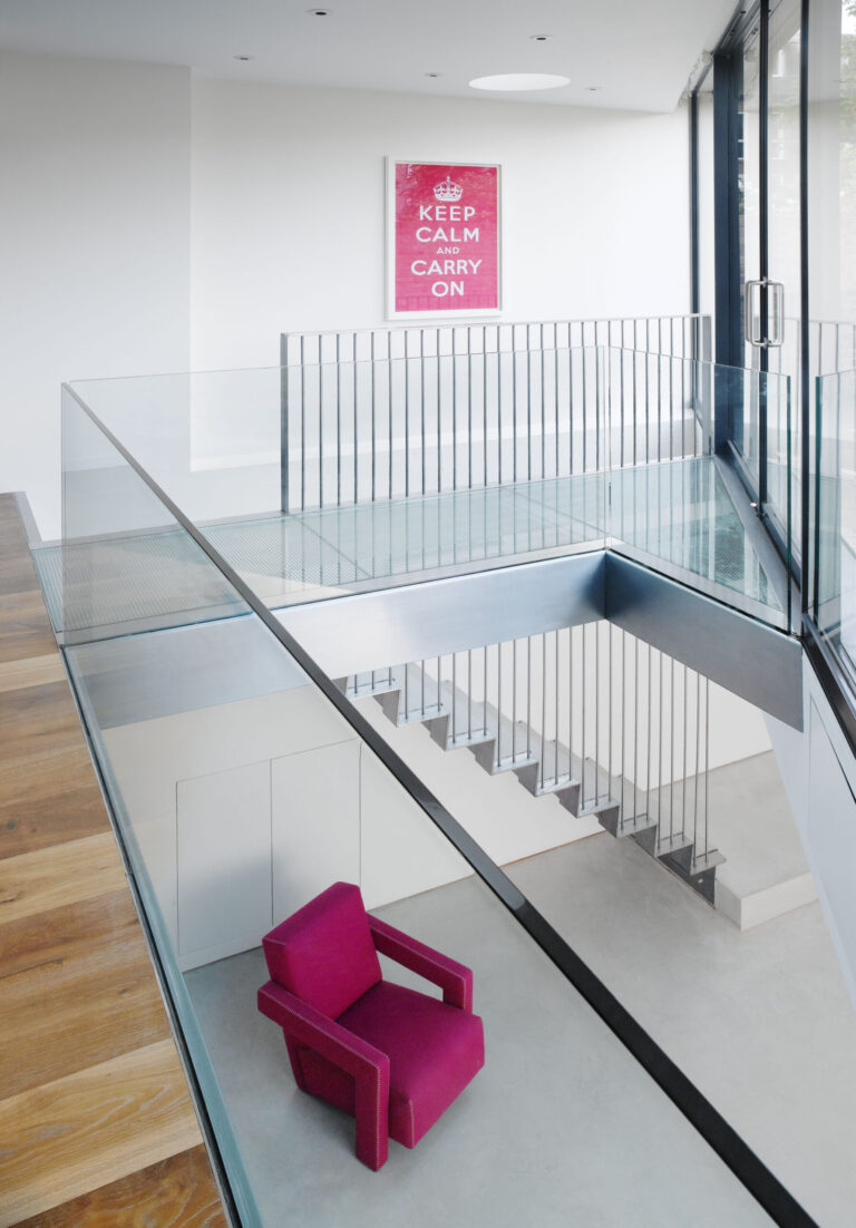 GaytonRd_robertdyearchitects_02_stair gallery