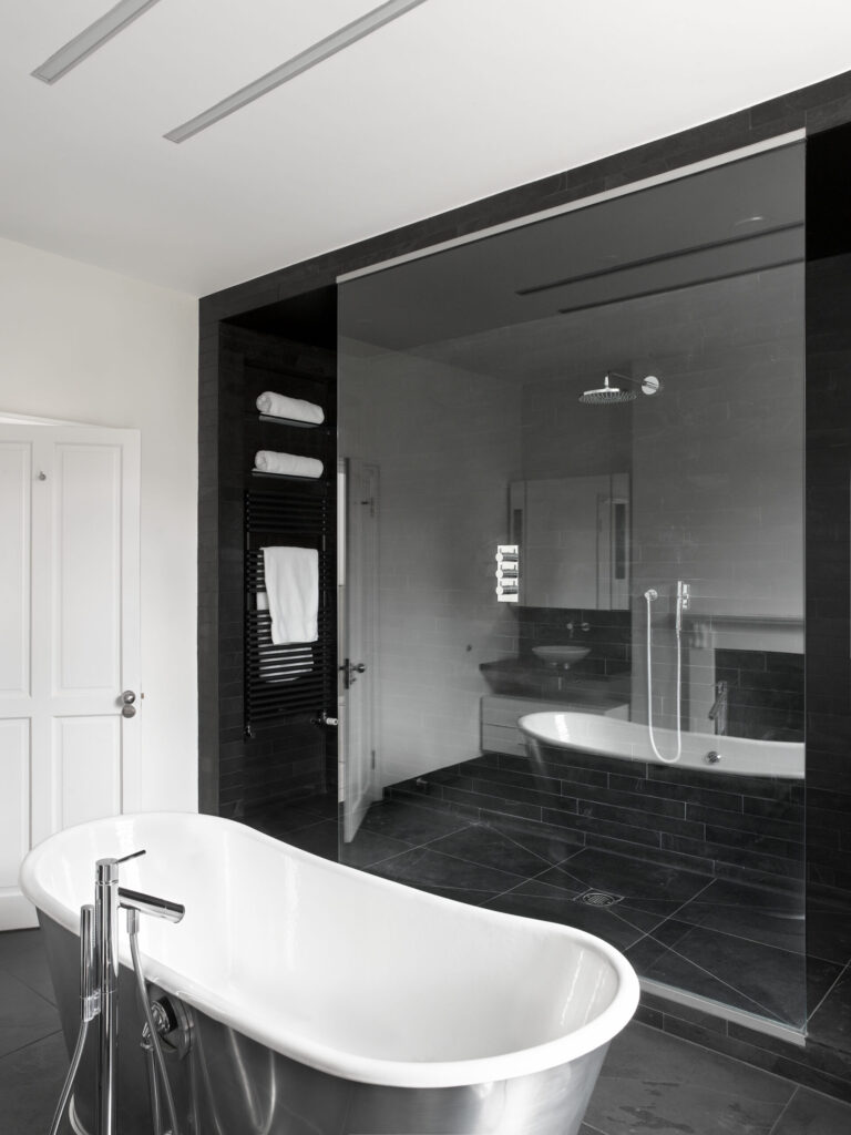 GaytonRd_robertdyearchitects_05_bathing