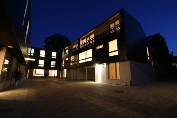 HousingMadeleineTerrace_robertdyearchitects_01_external night