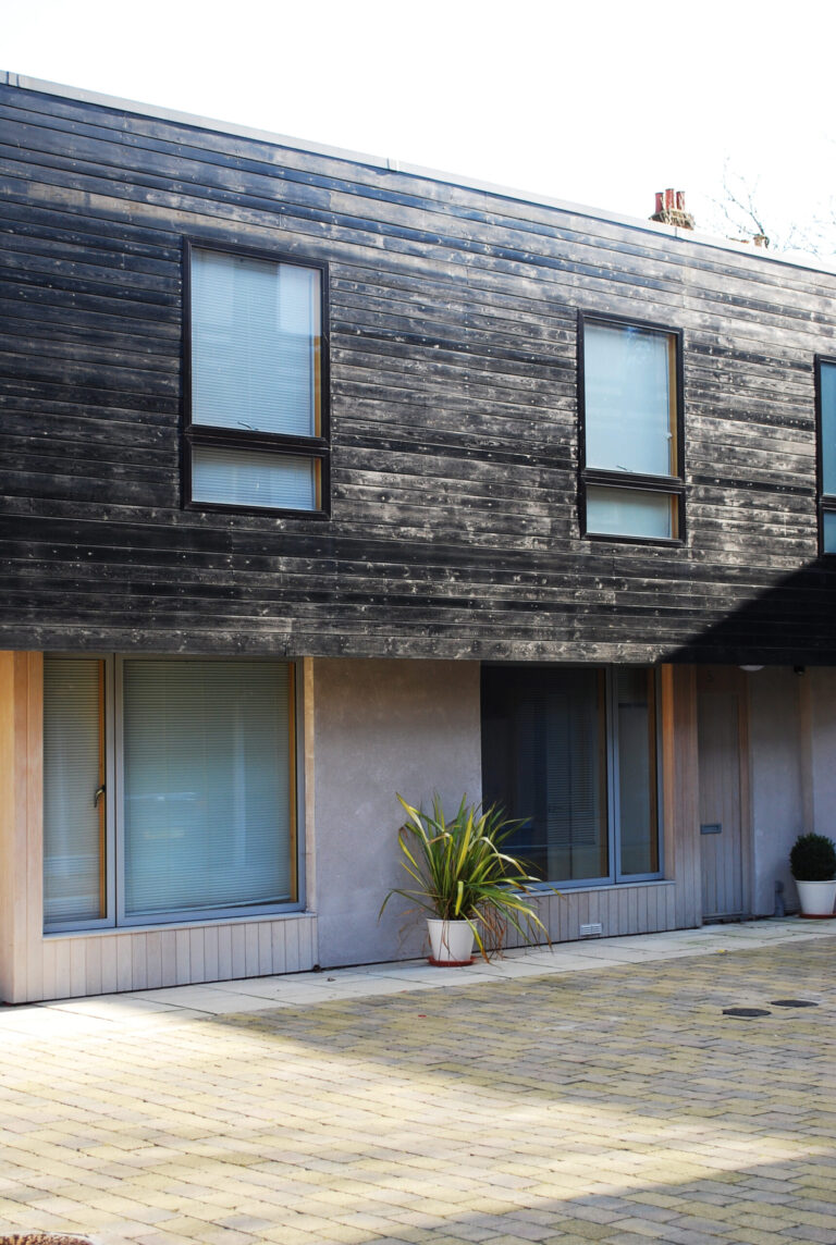 HousingMadeleineTerrace_robertdyearchitects_06_windows