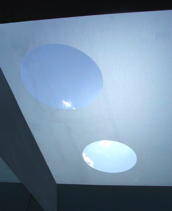 LevertonSt_robertdyearchitects_02_bathroom sky