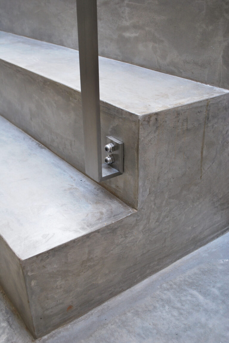 ListedHouse_robertdyearchitects_13_stair detail