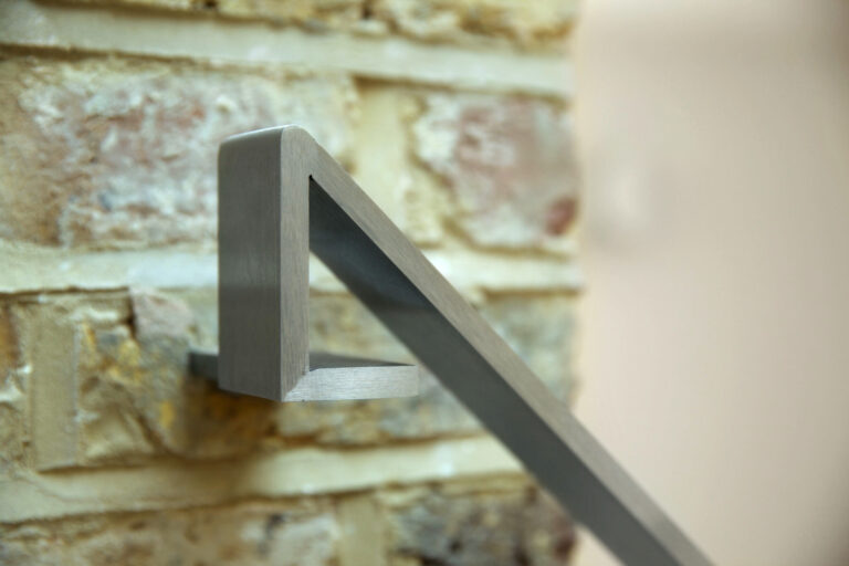 ListedHouse_robertdyearchitects_14_handrail detail