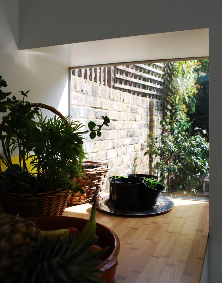 LuptonSt_robertdyearchitects_02_counter window