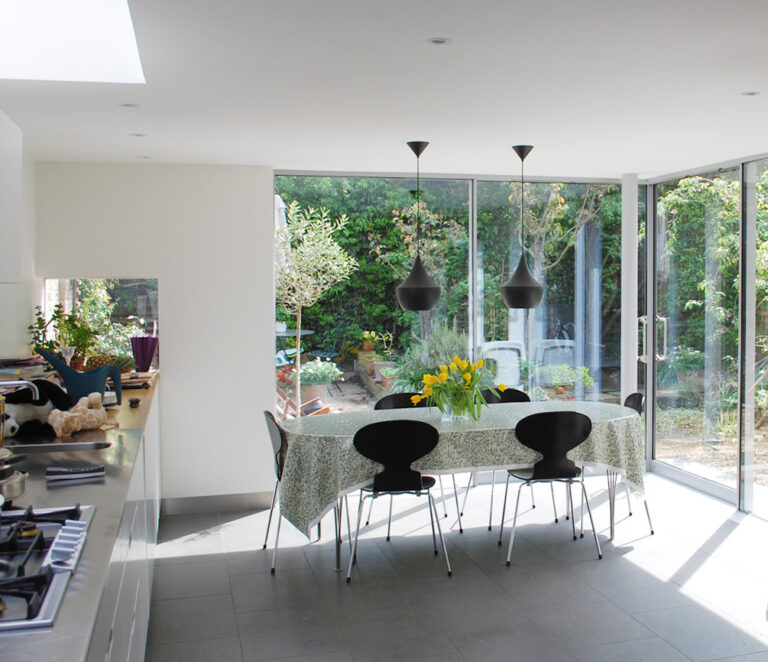LuptonSt_robertdyearchitects_03_dining kitchen