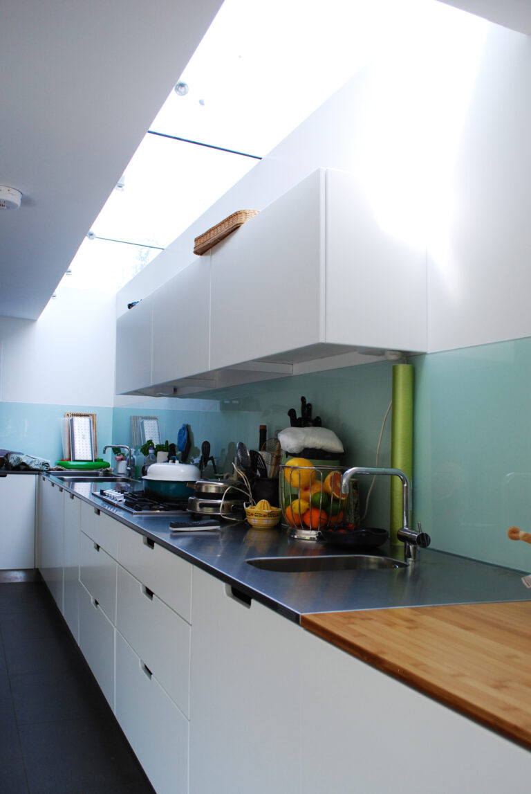 LuptonSt_robertdyearchitects_05_kitchen