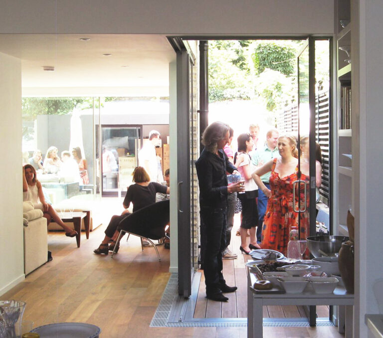 RavenshawSt_robertdyearchitects_01_living dining