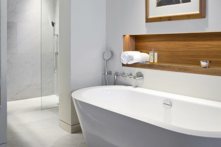 ResidenceMarylebone_robertdyearchitects_16_bathing