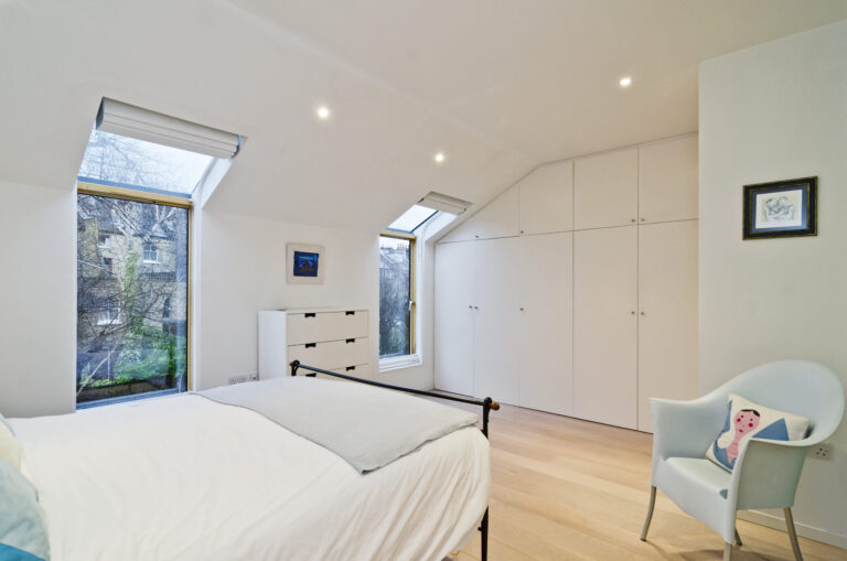 RoderickRd_robertdyearchitects_05_bedroom
