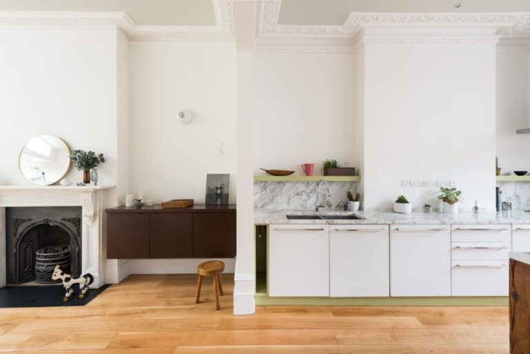 WomersleyRd_robertdyearchitects_11_living