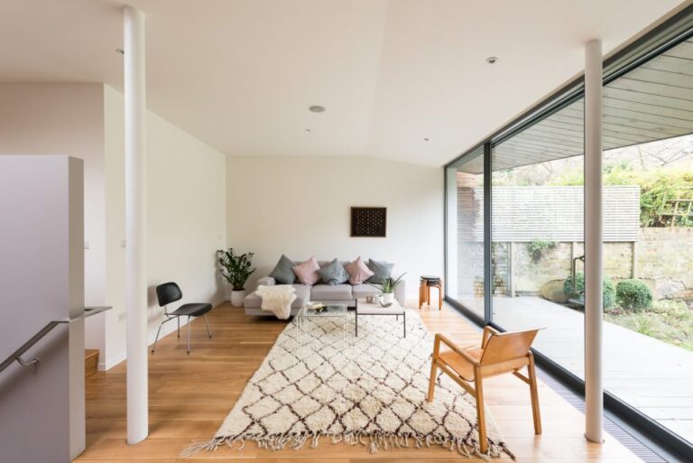 WomersleyRd_robertdyearchitects_12_living