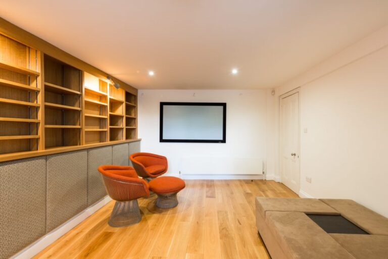 WomersleyRd_robertdyearchitects_14_snug